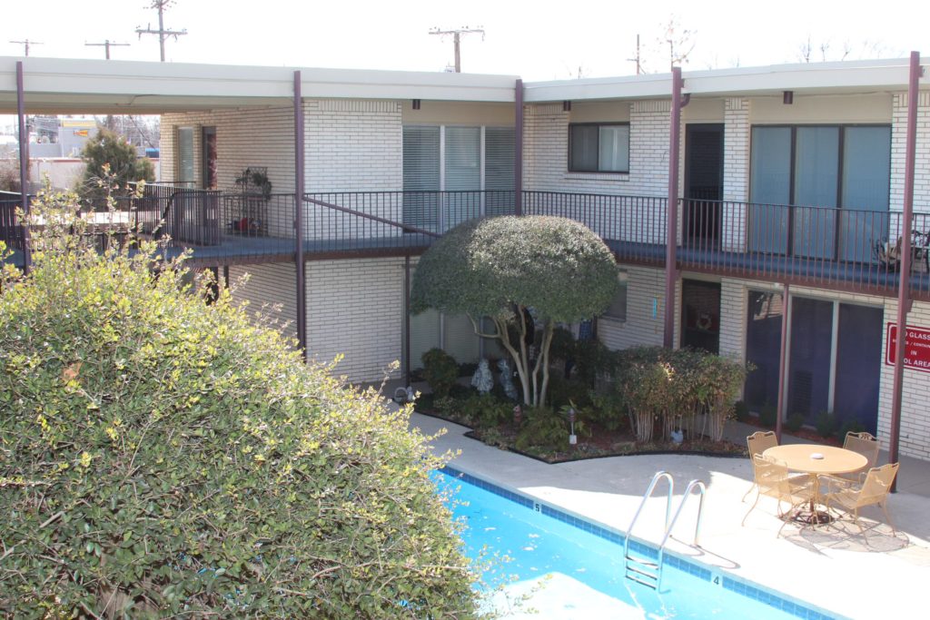 Luxor Condomium CJ Real Estate